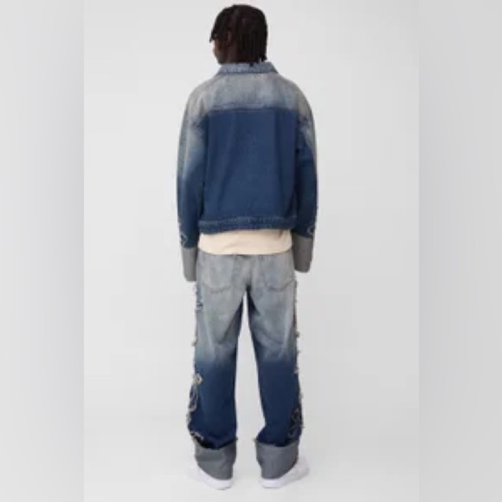 BoohooMAN Relaxed Rigid Cross Applique Denim Jeans antique blue - Picture 4 of 11